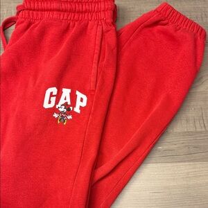 ❣️5|$25❣️Gap women Bright Red Joggers xs